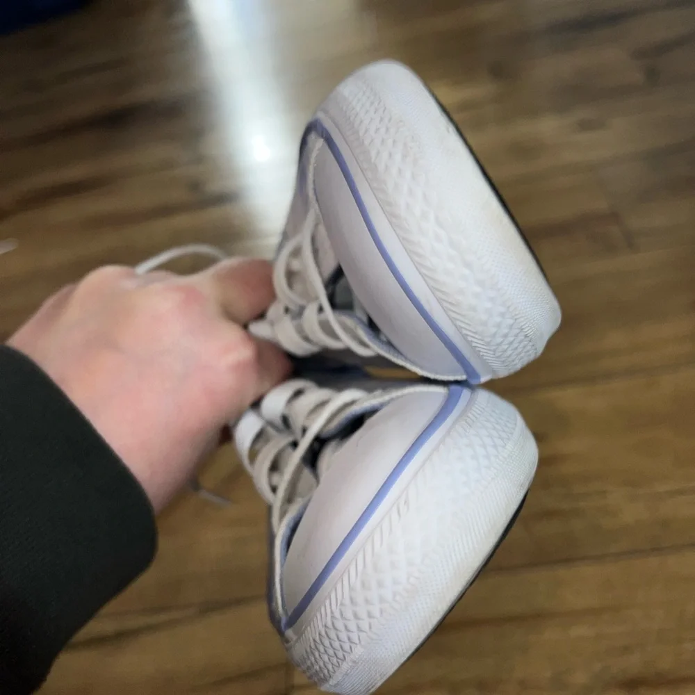 frozen elsa converse